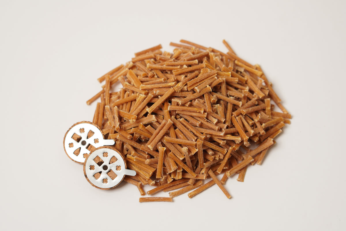 Pure 100 percent bio beeswax floating wicks with 2 natural cork floats 45 gr approx 400 pcs made in Greece (1 pack)