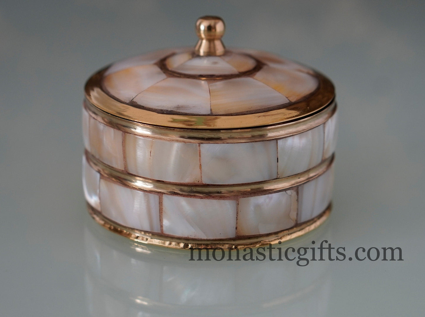 Round brass box with mother of pearl (Sea shell) - Jewelry,incense,wicks box a perfect Christian Gift 72gr