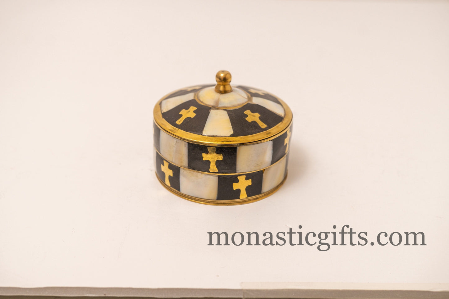 Round brass box with mother of pearl (Sea shell) - Jewelry box a perfect Christian Gift