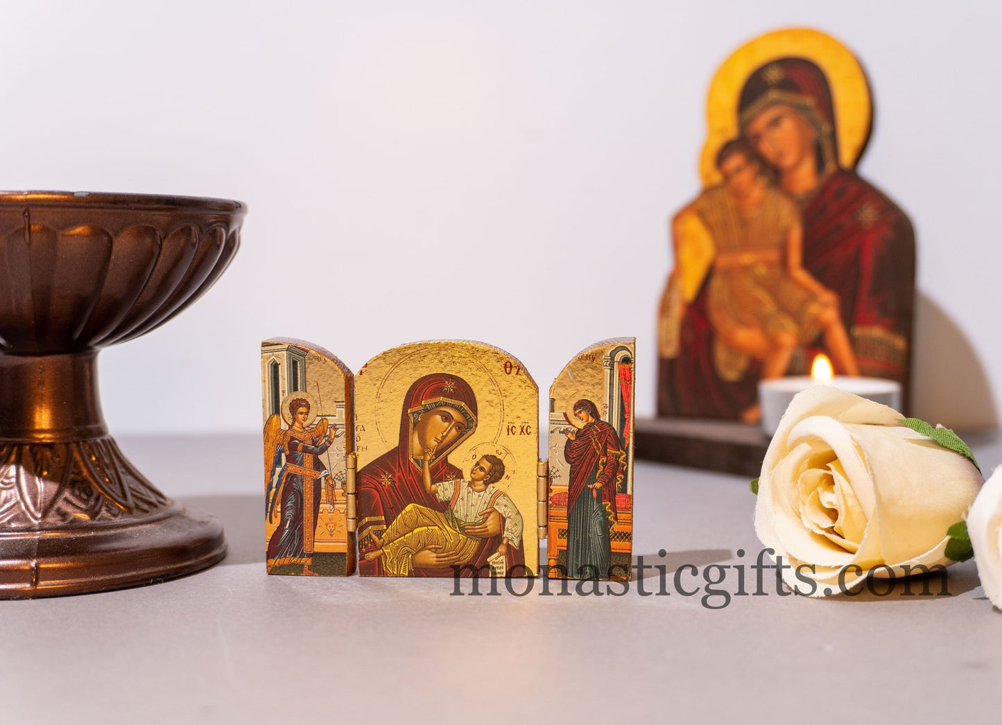 Triptych small wooden Icon withTheotokos and the Virgin Mary's Annunciation on the sides , Home Decor,Orthodox Gift