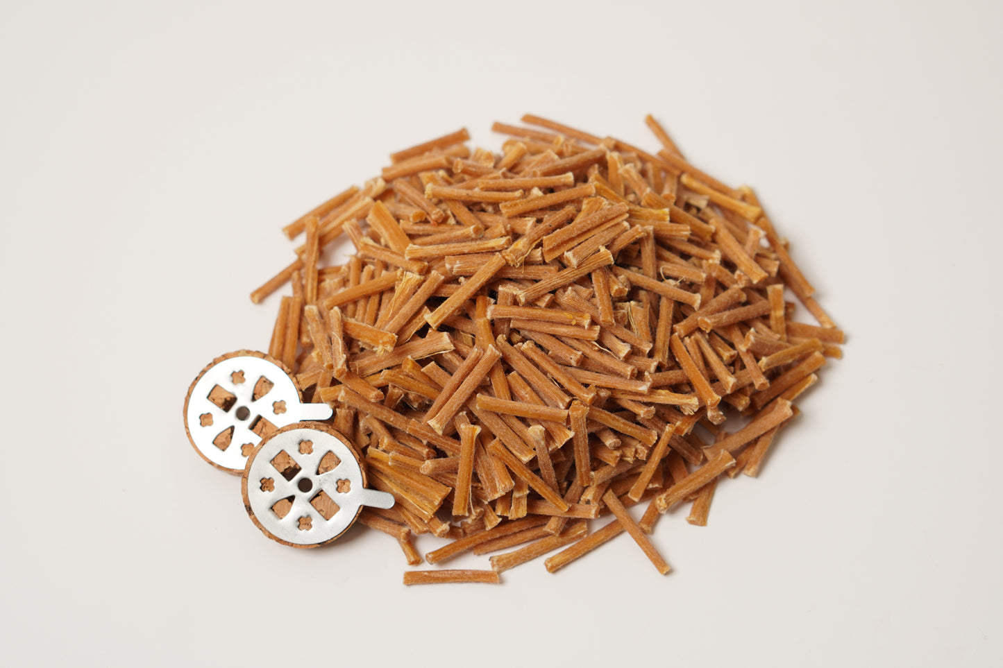 Pure 100 percent bio beeswax floating wicks with 2 natural cork floats 45 gr approx 400 pcs made in Greece (1 pack)