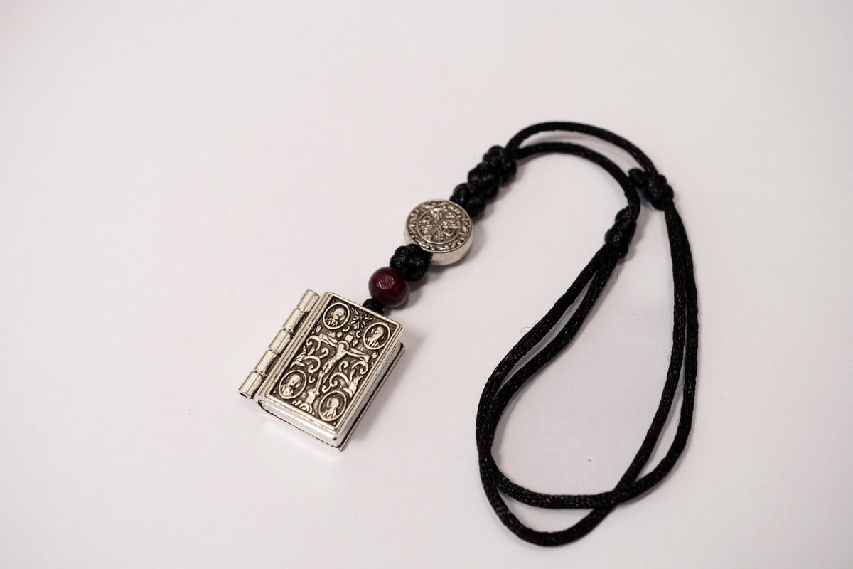Hanging miniature metal Gospel book locket with cord and Lords prayer 2.5x2 cm (0.98x0.78 in) for car mirror and home