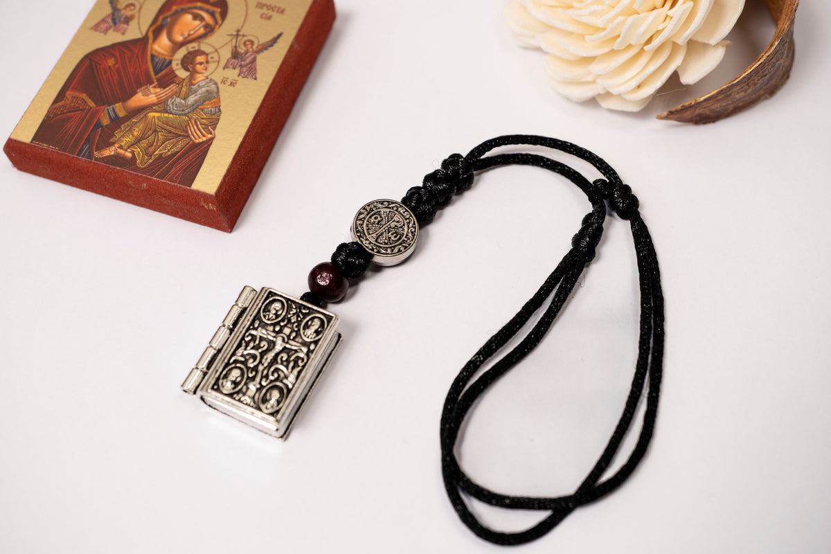 Hanging miniature metal Gospel book locket with cord and Lords prayer 2.5x2 cm (0.98x0.78 in) for car mirror and home