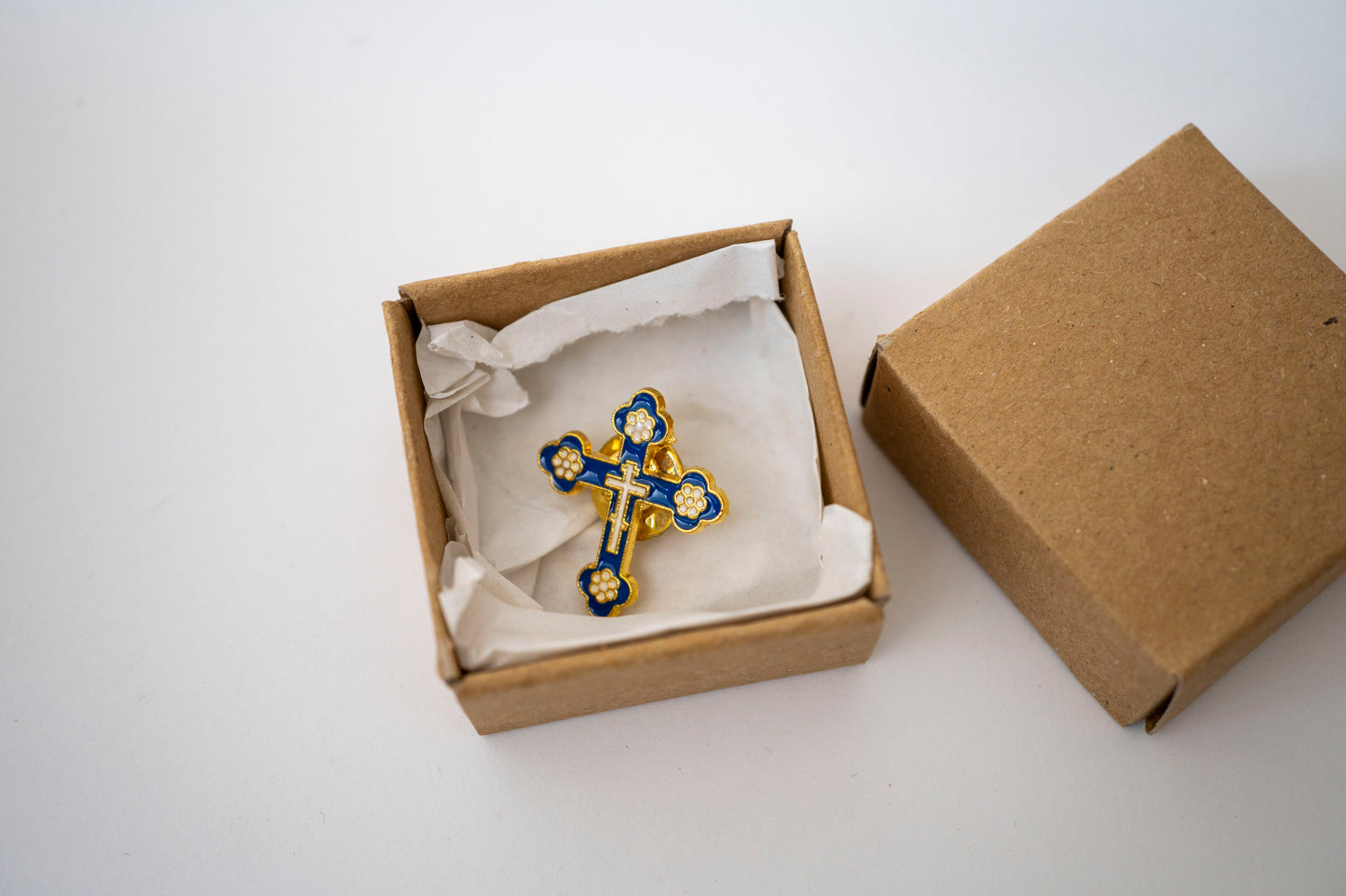 Orthodox Christian Cross Lapel Pin - Handcrafted Enamel Gold Tone Clover Brooch (2cm)