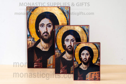 Handcrafted icon of Christ Pantocrator of Sinai on gold leaf and wood available in 10x14cm (3.9x5.5in), 14x18cm (5.5x7.1in), and 20x28cm (7.87x11in).