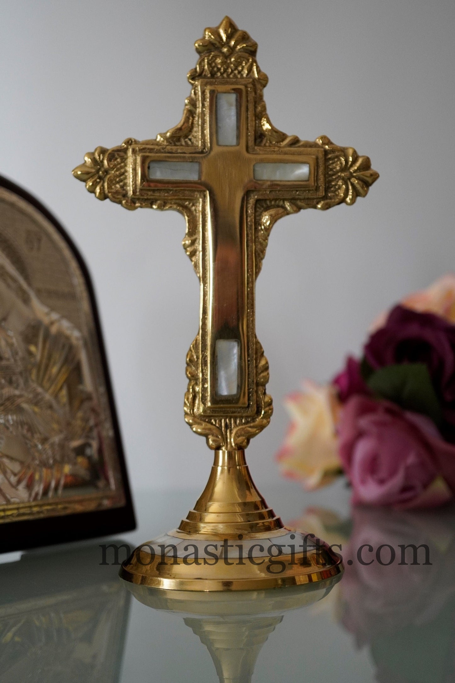 Standing Brass Altar  with seashells 19cm  -  Altar Table brass Cross - Croce da altare Home Decor  a perfect Christian Gift